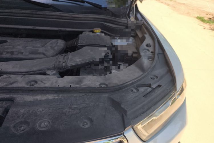 Used Haval H6 2017 Red Label 2.0T Automatic Two-Wheel Drive ZhiShang Model Engine Bay Left
