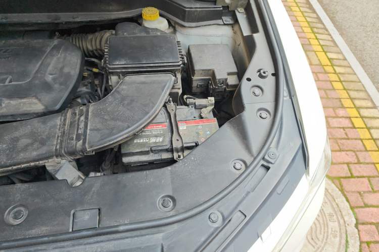 Used Haval H6 2017 Blue Label 2.0T Automatic Two-Wheel Drive Smart Edition Engine Bay Left