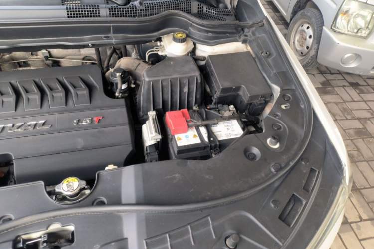 Used Haval H6 2017 Blue Label Sport Edition 1.5T Manual Two-Wheel Drive Elite Model Engine Bay Left