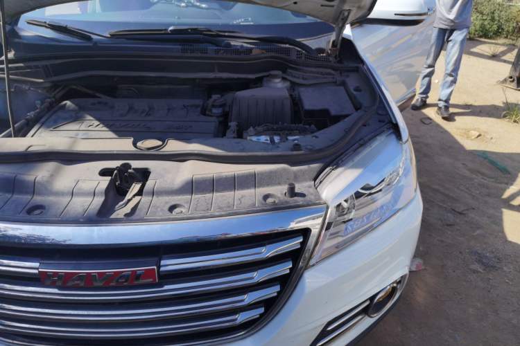 Used Haval H6 2017 Red-Label Sport Edition 1.5T Manual Two-Wheel Drive Elite Model Engine Bay Left