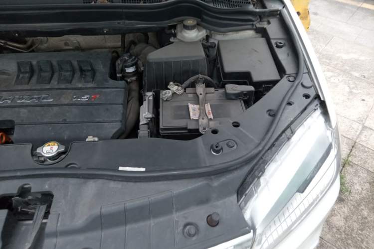 Used Haval H6 2017 Red-Label Sport Edition 1.5T Automatic Two-Wheel Drive Luxury Model Engine Bay Left