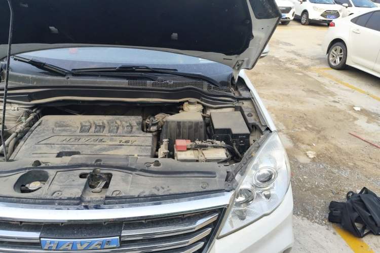 Used Haval H6 2017 Classic Edition 1.5T Manual Two-Wheel Drive Value Model Engine Bay Left