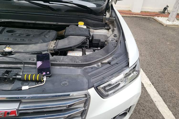 Used Haval H6 2017 Red Label 2.0T Automatic Two-Wheel Drive ZhiShang Model Engine Bay Left