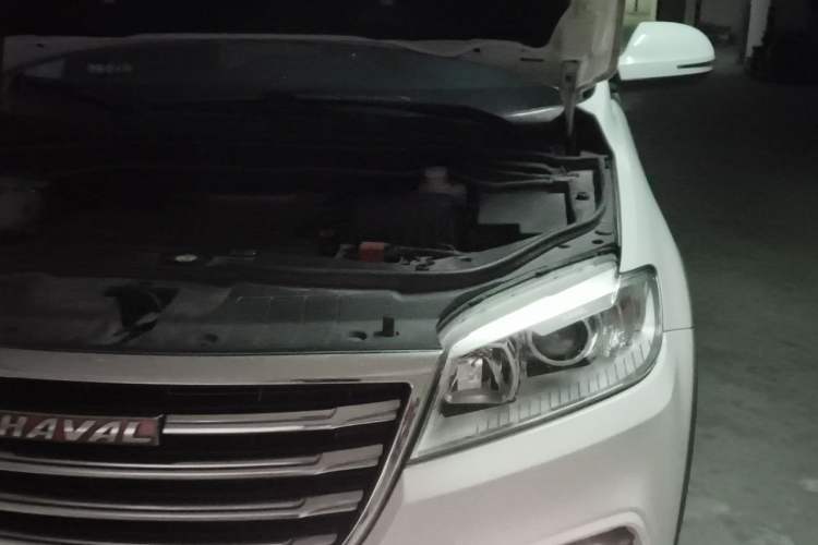 Used Haval H6 2017 Red-Label Sport Edition 1.5T Manual Two-Wheel Drive Elite Model Engine Bay Left