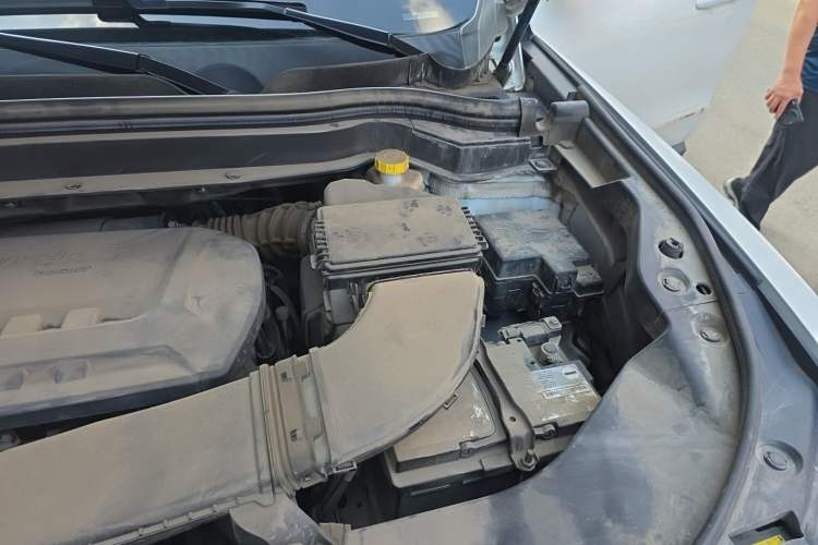 Used Haval H6 2017 Blue Label 2.0T Automatic Two-Wheel Drive Smart Edition Engine Bay Left