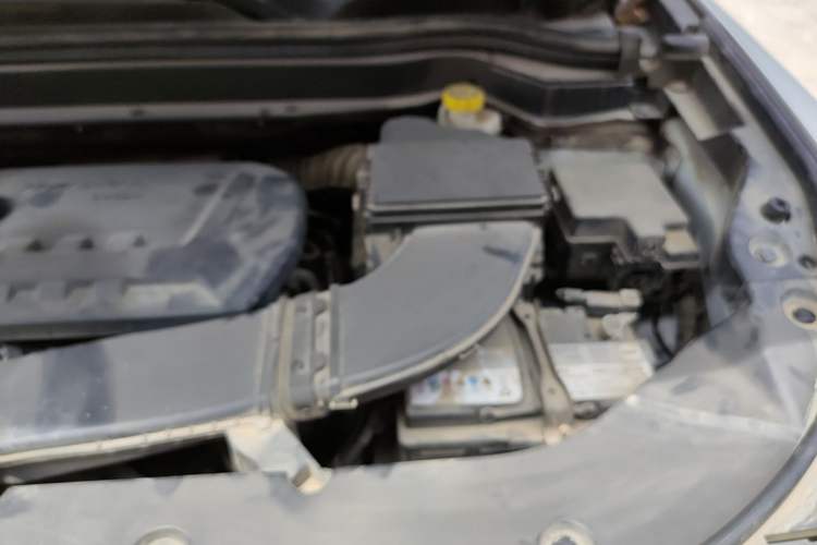Used Haval H6 2017 Red Label 2.0T Automatic Two-Wheel Drive ZhiShang Model Engine Bay Left