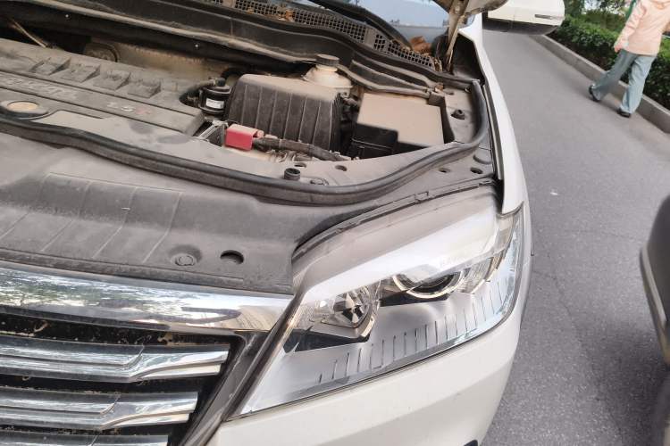 Used Haval H6 2017 Red-Label Sport Edition 1.5T Manual Two-Wheel Drive Elite Model Engine Bay Left