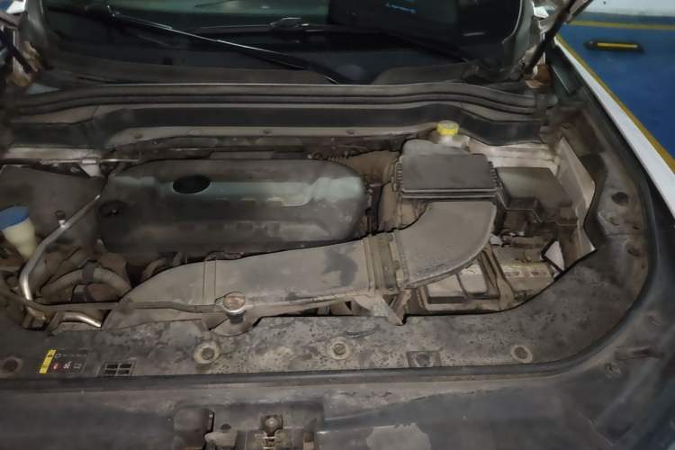 Used Haval H6 2017 Red-Label 2.0T Automatic Two-Wheel Drive Leading Edition Engine Bay Left
