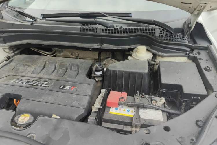 Used Haval H6 2017 Red-Label Sport Edition 1.5T Manual Two-Wheel Drive Elite Model Engine Bay Left