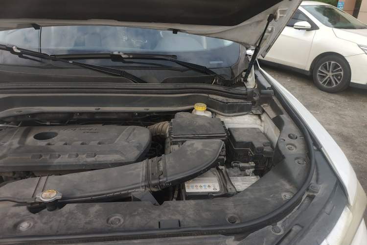 Used Haval H6 2017 Blue Label 2.0T Automatic Two-Wheel Drive Smart Edition Engine Bay Left