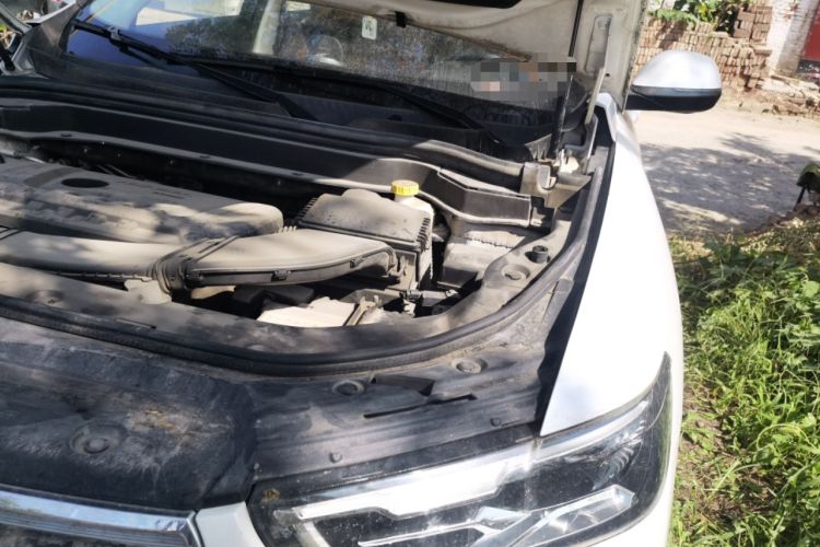 Used Haval H6 2017 Red Label 2.0T Automatic Two-Wheel Drive ZhiShang Model Engine Bay Left