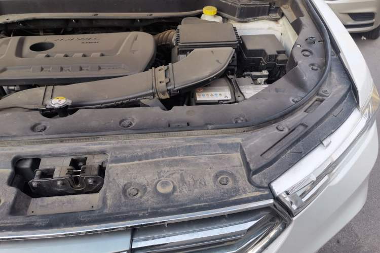Used Haval H6 2017 Blue Label 2.0T Automatic Two-Wheel Drive Smart Edition Engine Bay Left