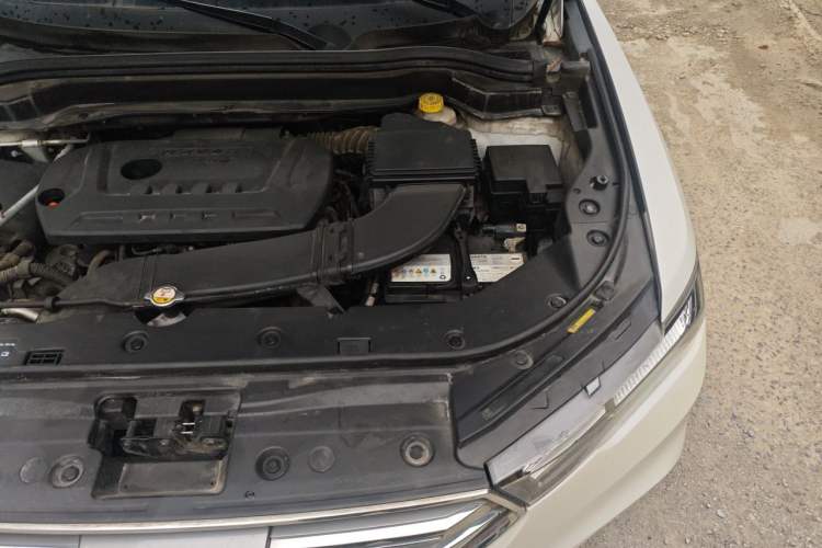 Used Haval H6 2017 Blue Label 2.0T Automatic Two-Wheel Drive Smart Edition Engine Bay Left