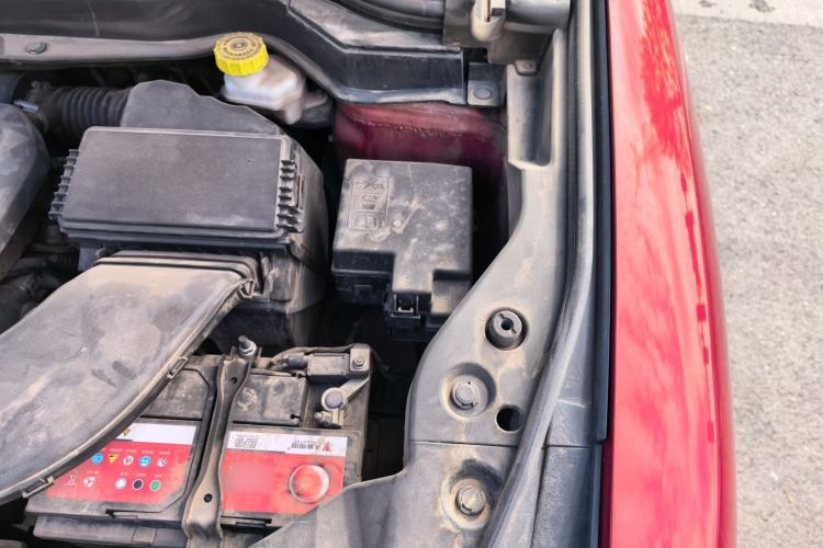 Used Haval H6 2017 Red Label 2.0T Automatic Two-Wheel Drive ZhiShang Model Engine Bay Left