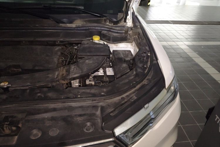 Used Haval H6 2017 Blue Label 1.5T Automatic Two-Wheel Drive ZhiShang Model Engine Bay Left