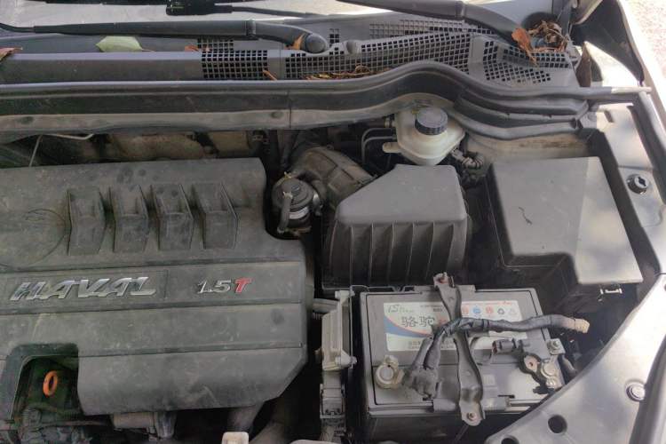 Used Haval H6 2017 Red-Label Sport Edition 1.5T Manual Two-Wheel Drive Elite Model Engine Bay Left