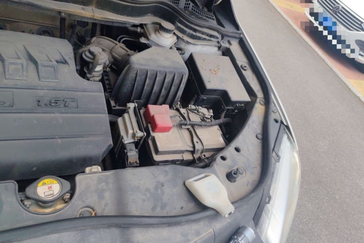 Used Haval H6 2017 Red-Label Sport Edition 1.5T Manual Two-Wheel Drive Elite Model Engine Bay Left