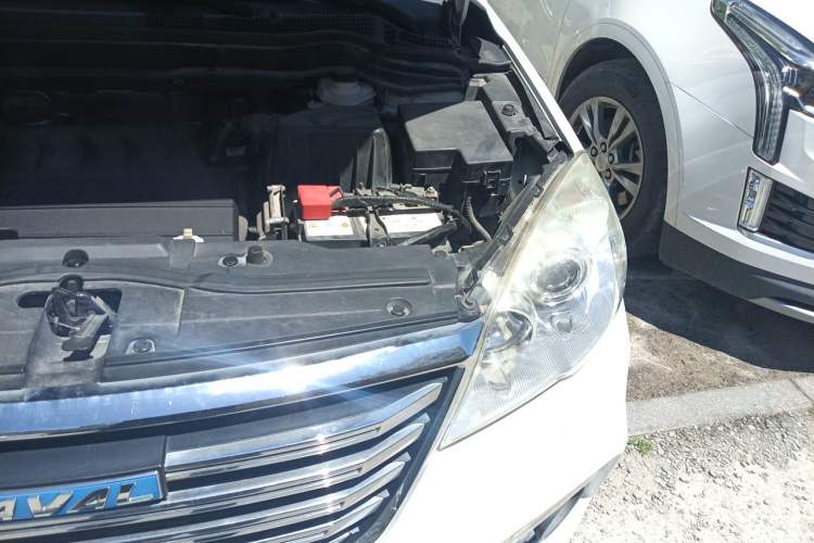Used Haval H6 2017 Classic Edition 1.5T Manual Two-Wheel Drive Urban Model Engine Bay Left
