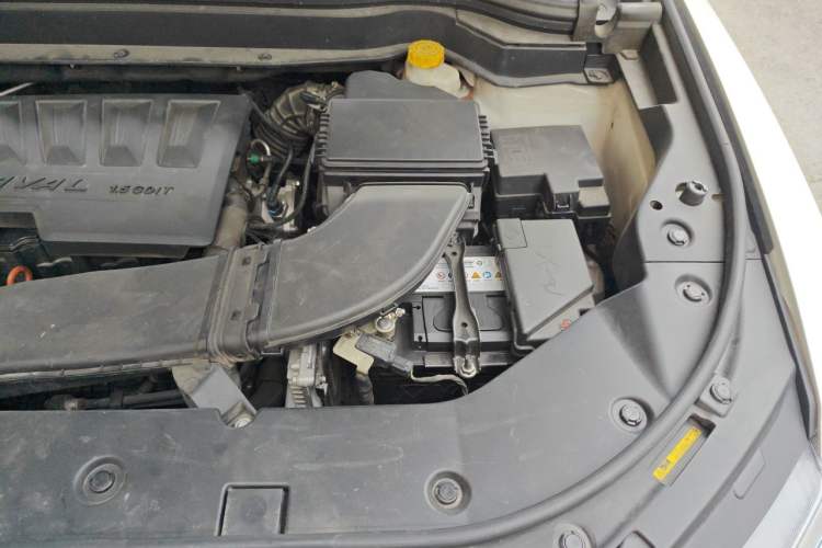 Used Haval H6 2017 Blue Label 1.5T Automatic Two-Wheel Drive Leading Plus Model Engine Bay Left