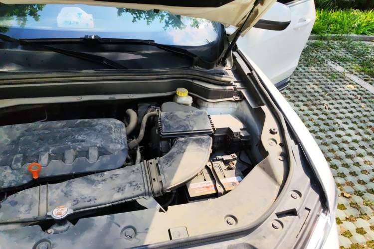 Used Haval H6 2017 Red-Label 1.3T Automatic Two-Wheel Drive ZhiShang Model Engine Bay Left