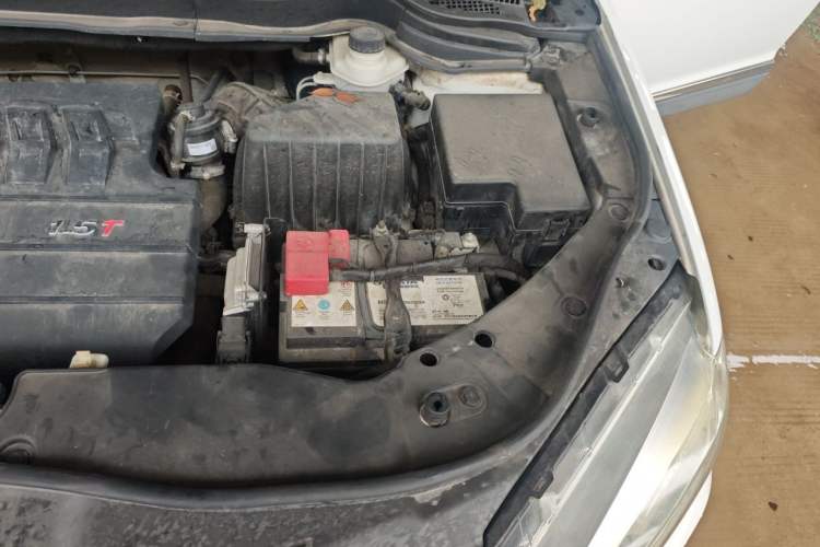 Used Haval H6 2017 Red-Label Sport Edition 1.5T Manual Two-Wheel Drive Elite Model Engine Bay Left