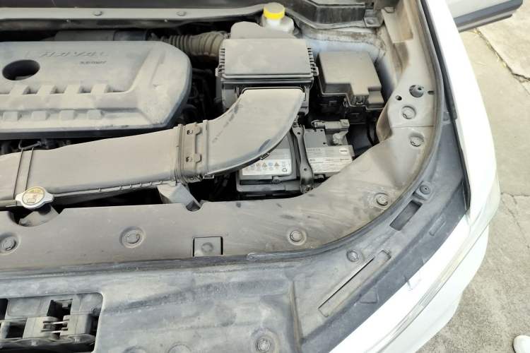 Used Haval H6 2017 Blue Label 2.0T Automatic Two-Wheel Drive Smart Edition Engine Bay Left
