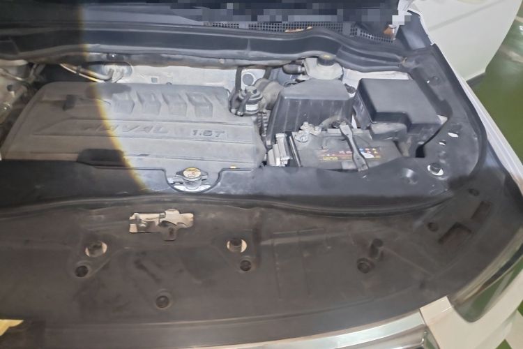 Used Haval H6 2017 Blue Label Sport Edition 1.5T Automatic Two-Wheel Drive Luxury Model Engine Bay Left