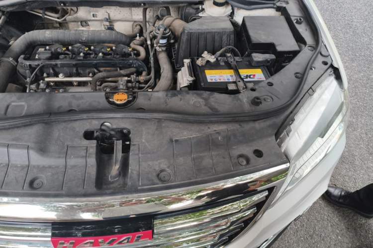 Used Haval H6 2017 Red-Label Sport Edition 1.5T Automatic Two-Wheel Drive Luxury Model Engine Bay Left