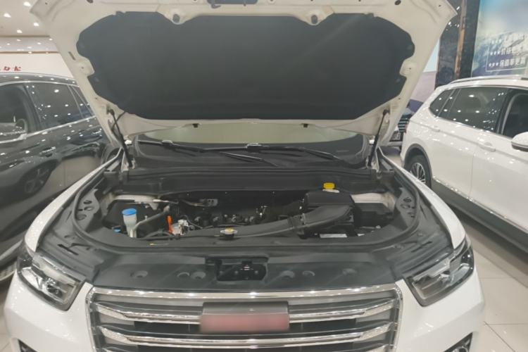 Used Haval H6 2017 Red Label 2.0T Automatic Two-Wheel Drive ZhiShang Model Engine Bay
