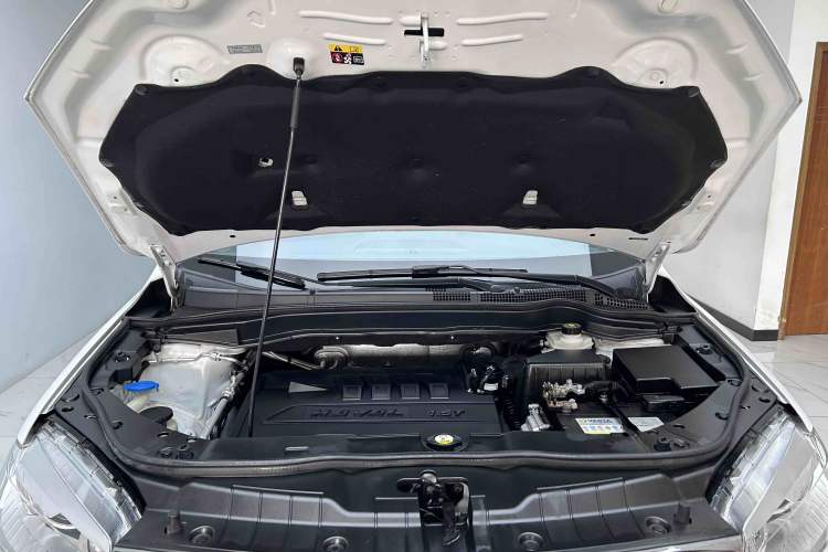 Used Haval H6 2017 Red-Label Sport Edition 1.5T Automatic Two-Wheel Drive Luxury Model Engine Bay