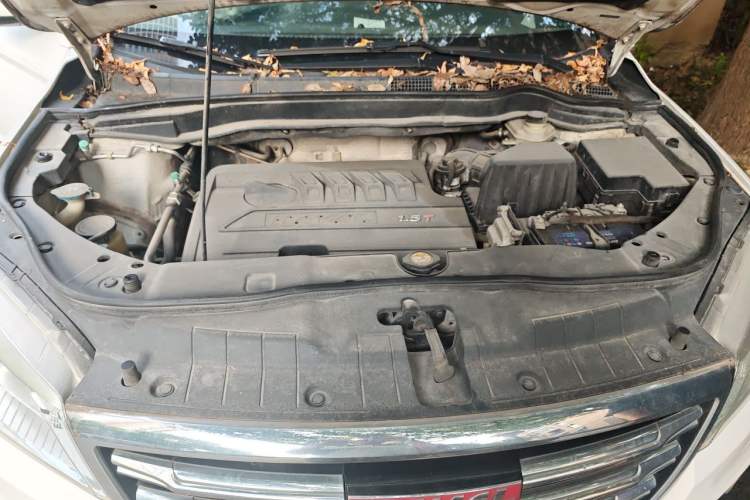 Used Haval H6 2017 Red-Label Sport Edition 1.5T Manual Two-Wheel Drive Elite Model Engine Bay