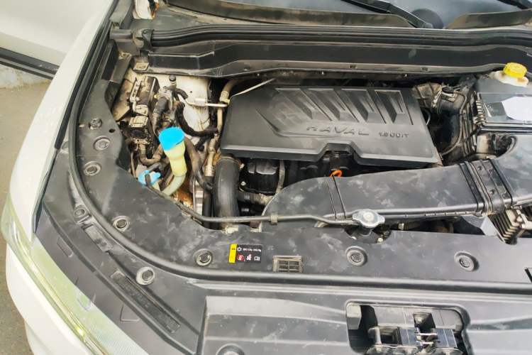 Used Haval H6 2017 Blue Label 1.5T Automatic Two-Wheel Drive ZhiShang Model Engine Bay Right