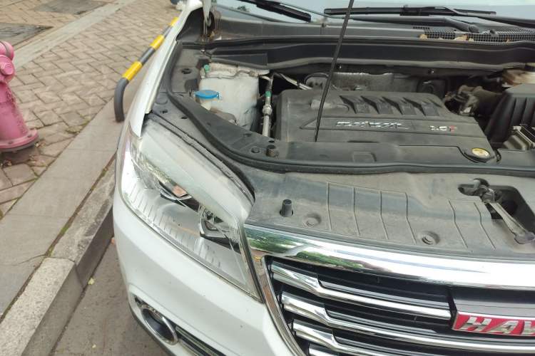 Used Haval H6 2017 Red-Label Sport Edition 1.5T Automatic Two-Wheel Drive Luxury Model Engine Bay Right