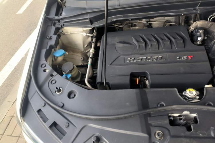 Used Haval H6 2017 Blue Label Sport Edition 1.5T Manual Two-Wheel Drive Elite Model Engine Bay Right