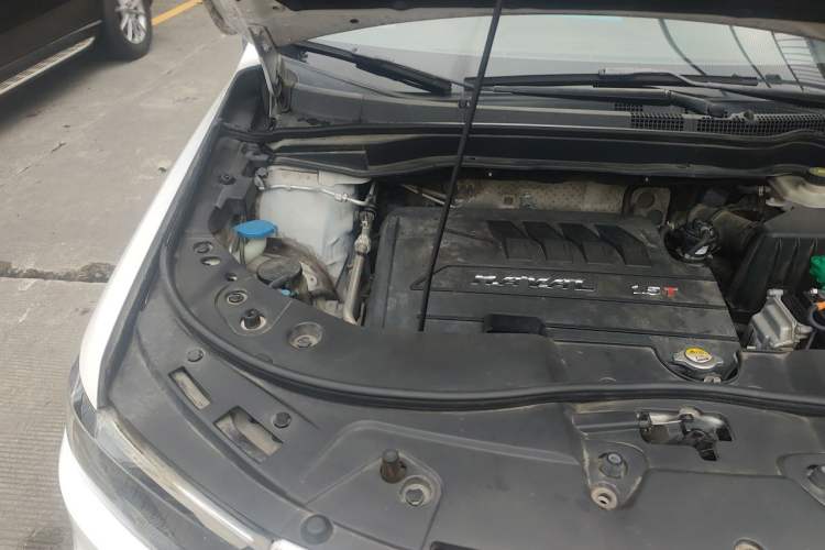 Used Haval H6 2017 Blue Label Sport Edition 1.5T Automatic Two-Wheel Drive Luxury Model Engine Bay Right