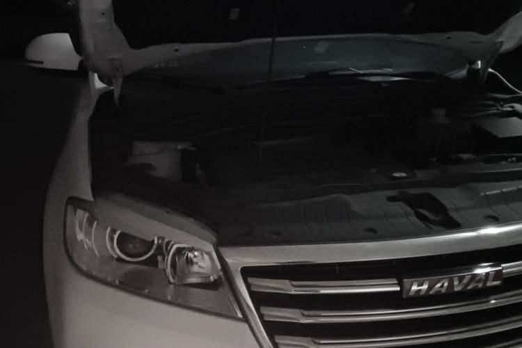 Used Haval H6 2017 Red-Label Sport Edition 1.5T Manual Two-Wheel Drive Elite Model Engine Bay Right