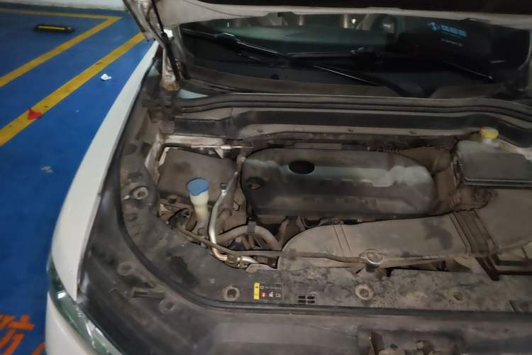 Used Haval H6 2017 Red-Label 2.0T Automatic Two-Wheel Drive Leading Edition Engine Bay Right
