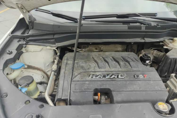 Used Haval H6 2017 Red-Label Sport Edition 1.5T Manual Two-Wheel Drive Elite Model Engine Bay Right