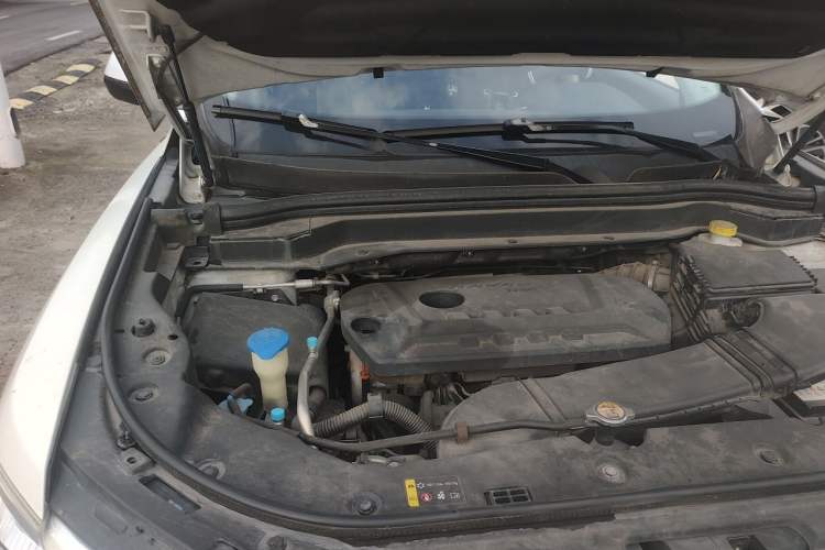 Used Haval H6 2017 Blue Label 2.0T Automatic Two-Wheel Drive Smart Edition Engine Bay Right