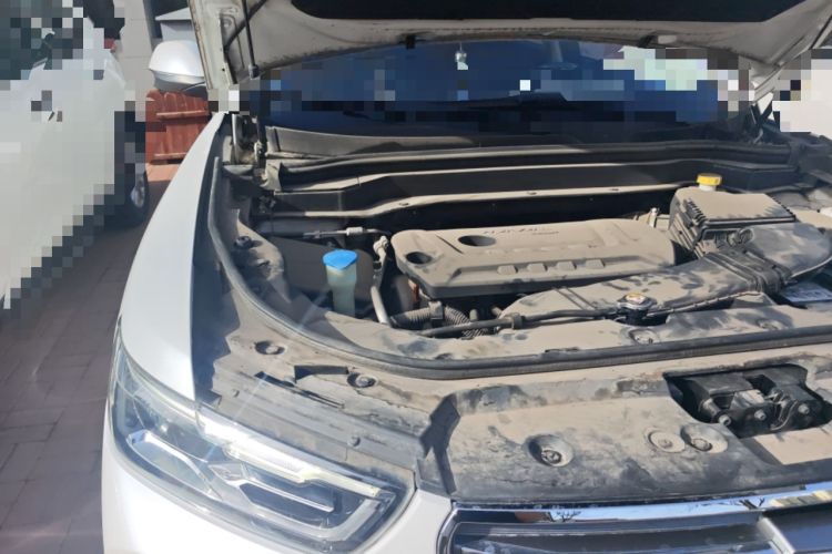 Used Haval H6 2017 Red Label 2.0T Automatic Two-Wheel Drive ZhiShang Model Engine Bay Right