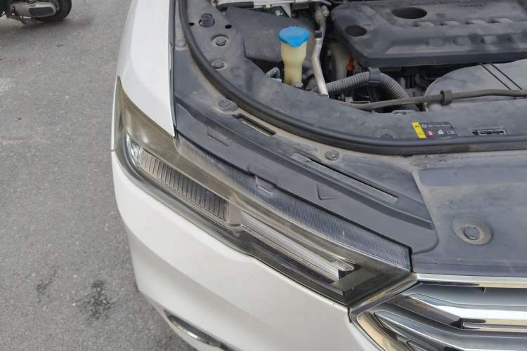 Used Haval H6 2017 Blue Label 2.0T Automatic Two-Wheel Drive Leading Model Engine Bay Right