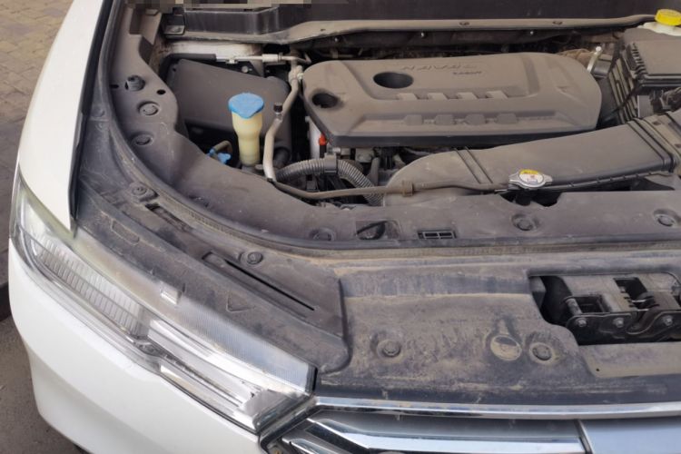 Used Haval H6 2017 Blue Label 2.0T Automatic Two-Wheel Drive Smart Edition Engine Bay Right