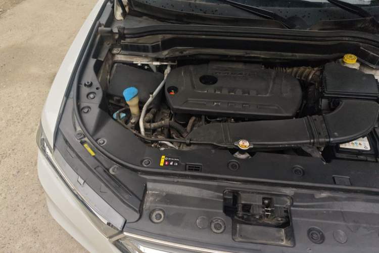 Used Haval H6 2017 Blue Label 2.0T Automatic Two-Wheel Drive Smart Edition Engine Bay Right