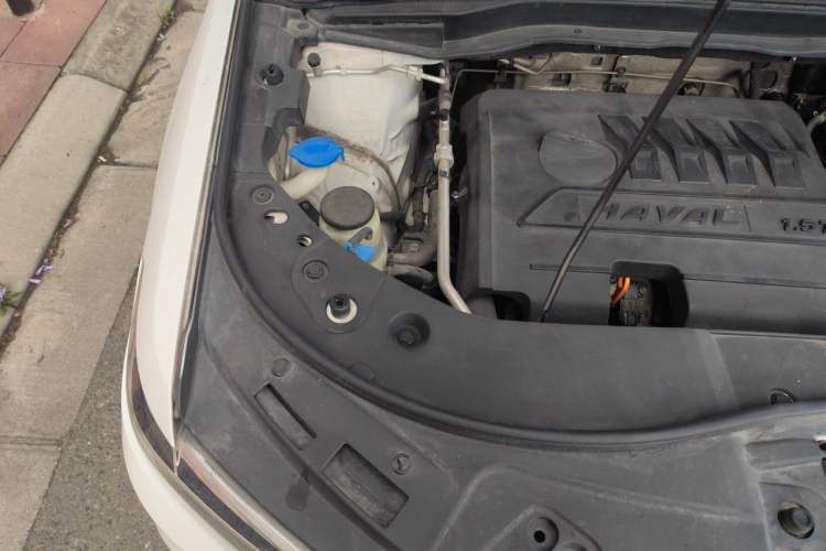 Used Haval H6 2017 Blue Label Sport Edition 1.5T Manual Two-Wheel Drive Elite Model Engine Bay Right
