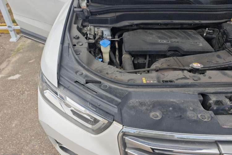 Used Haval H6 2017 Red-Label 1.5T Automatic Two-Wheel Drive Smart Edition Engine Bay Right