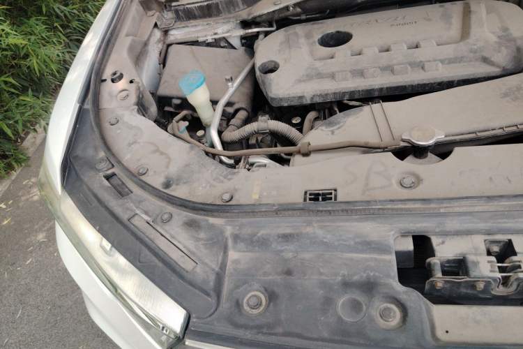 Used Haval H6 2017 Blue Label 2.0T Automatic Two-Wheel Drive Smart Edition Engine Bay Right