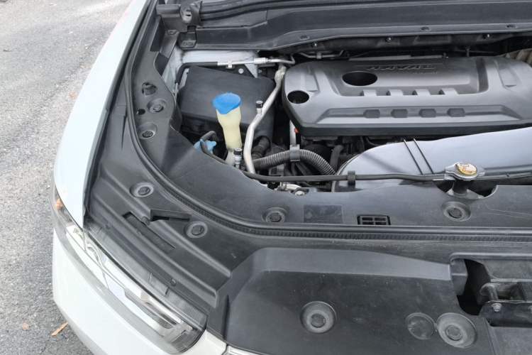 Used Haval H6 2017 Red-Label 2.0T Automatic Two-Wheel Drive Leading Edition Engine Bay Right