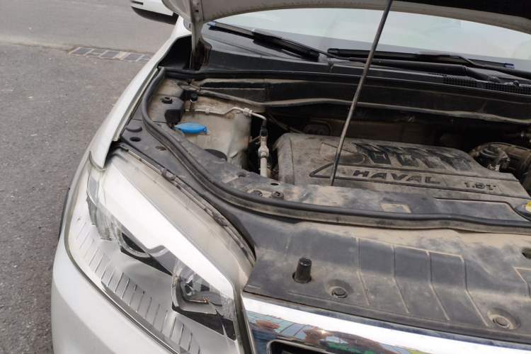 Used Haval H6 2017 Classic Edition 1.5T Manual Two-Wheel Drive Elite Model Engine Bay Right
