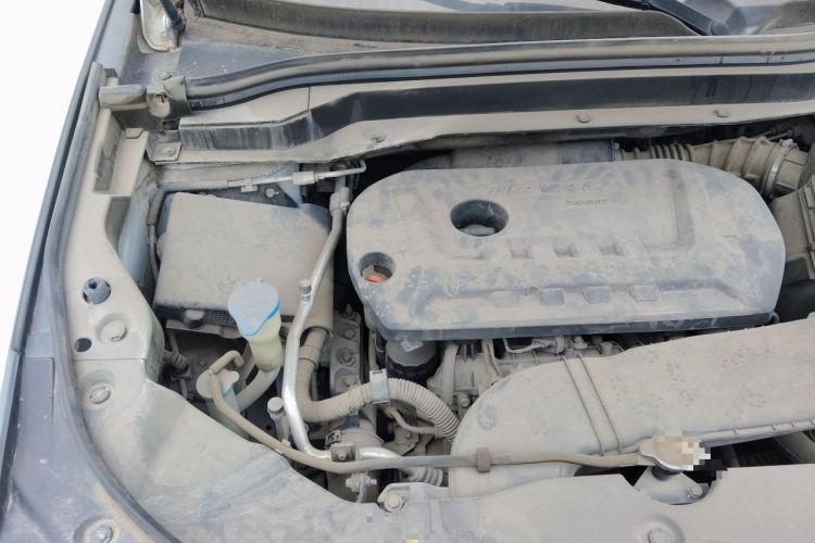 Used Haval H6 2017 Red Label 2.0T Automatic Two-Wheel Drive ZhiShang Model Engine Bay Right