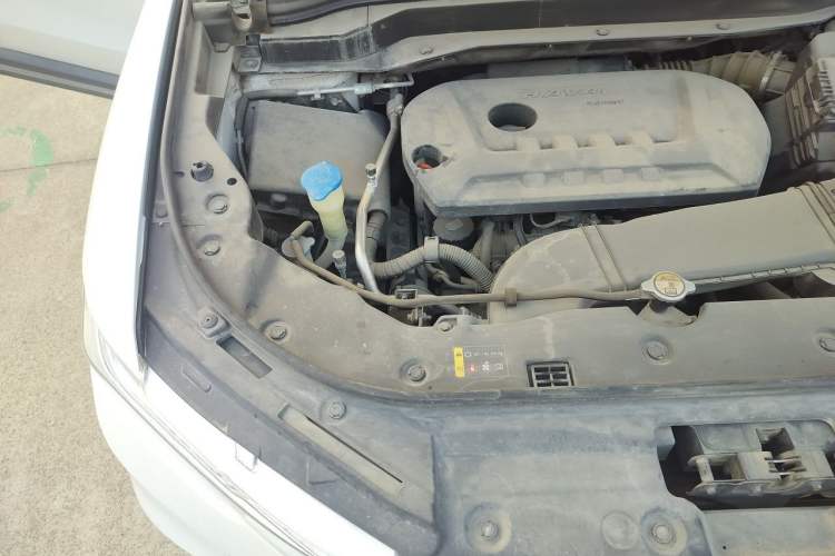 Used Haval H6 2017 Blue Label 2.0T Automatic Two-Wheel Drive Smart Edition Engine Bay Right